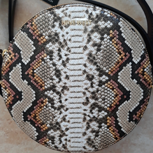 Nine West round crossbody bag - Picture 4 of 16